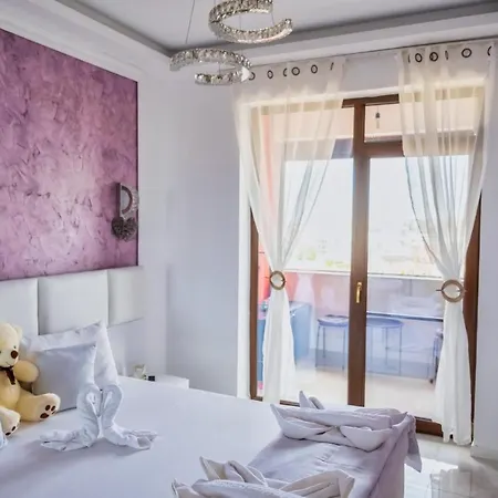 Zig Zag Apartment *